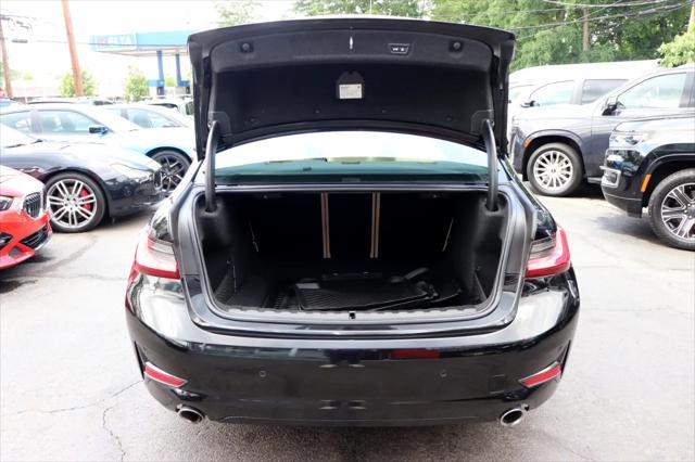 Photo of 2022 Black BMW 330