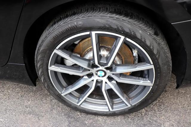 Photo of 2022 Black BMW 330