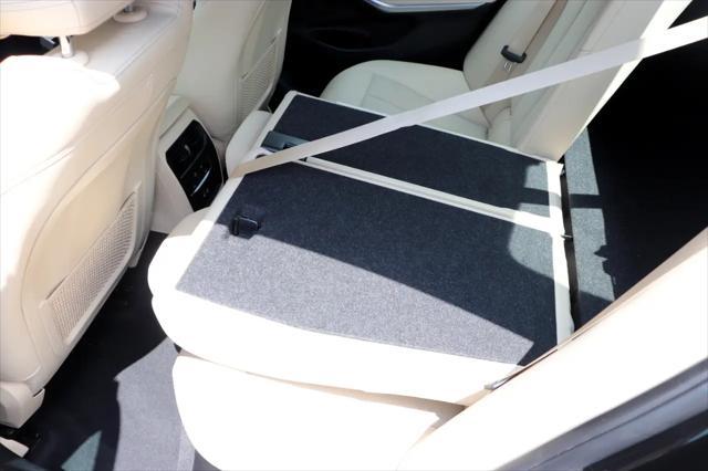 Photo of 2022 Black BMW 330