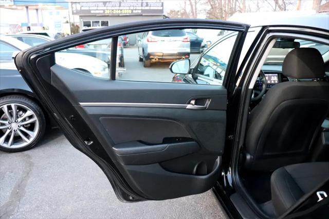 Photo of 2019 Phantom Black Hyundai ELANTRA