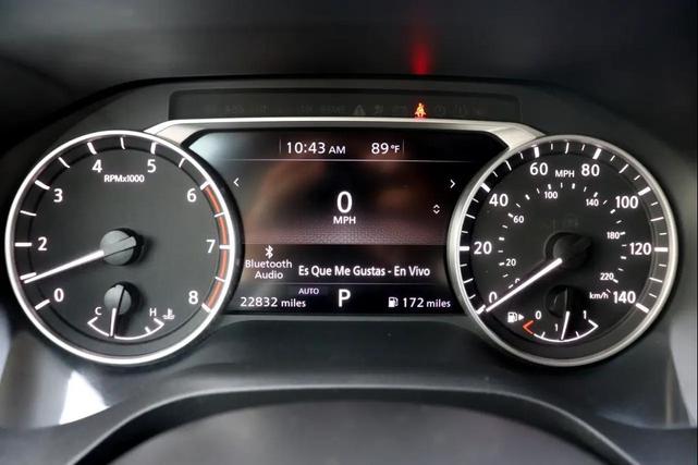 Photo of 2023 Glacier White Nissan Rogue