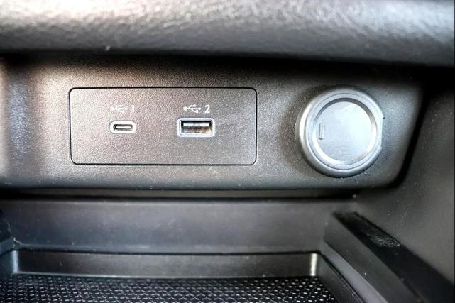 Photo of 2023 Glacier White Nissan Rogue