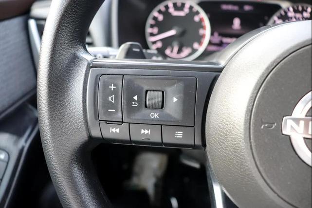 Photo of 2023 Glacier White Nissan Rogue
