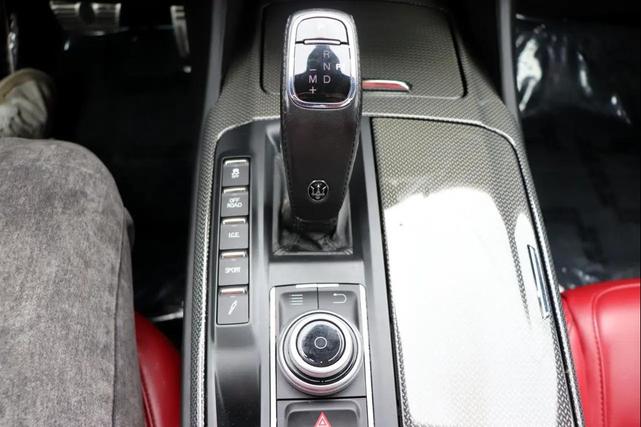 Photo of 2019 Gray Maserati Levante