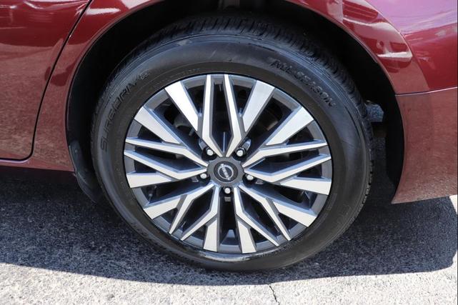 Photo of 2023 Burgundy Nissan Altima