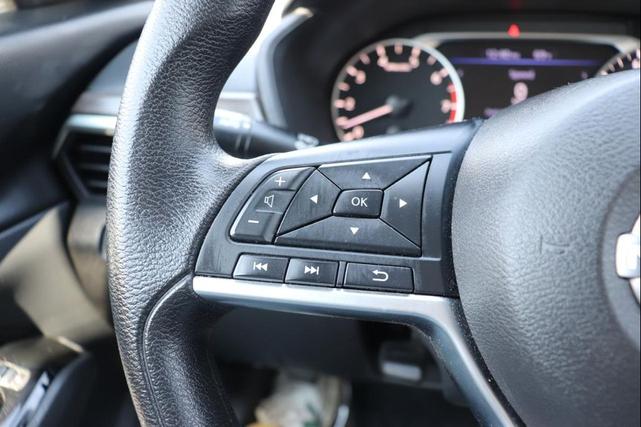Photo of 2023 Burgundy Nissan Altima