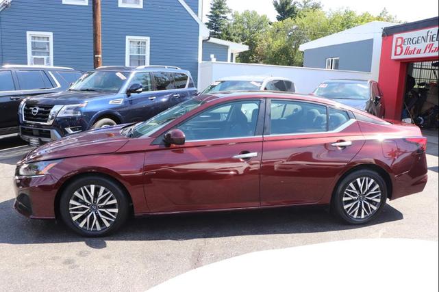 Photo of 2023 Burgundy Nissan Altima