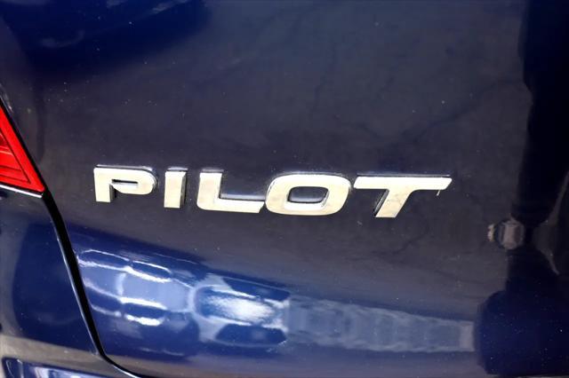 Photo of 2017 Blue Honda Pilot