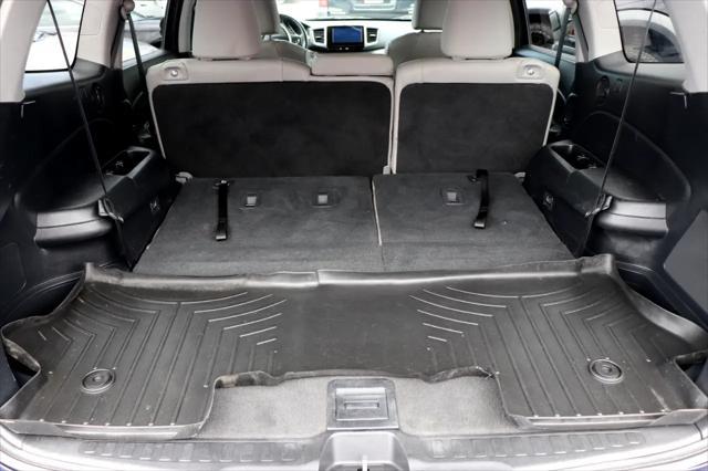 Photo of 2017 Blue Honda Pilot