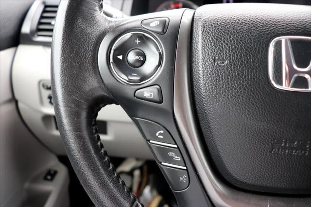 Photo of 2017 Blue Honda Pilot