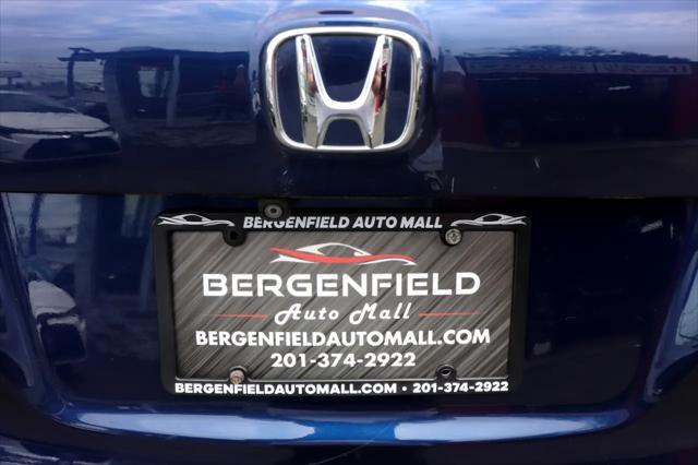 Photo of 2017 Blue Honda Pilot