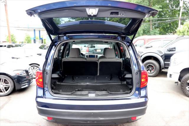 Photo of 2017 Blue Honda Pilot