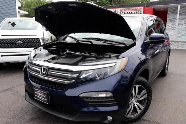 Photo of 2017 Blue Honda Pilot
