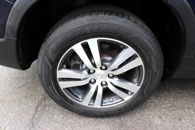 Photo of 2017 Blue Honda Pilot