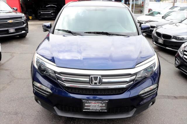 Photo of 2017 Blue Honda Pilot