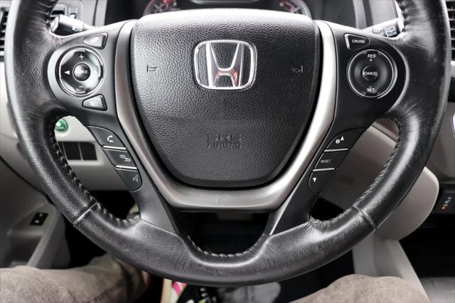 Photo of 2017 Blue Honda Pilot
