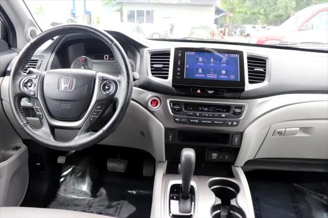 Photo of 2017 Blue Honda Pilot