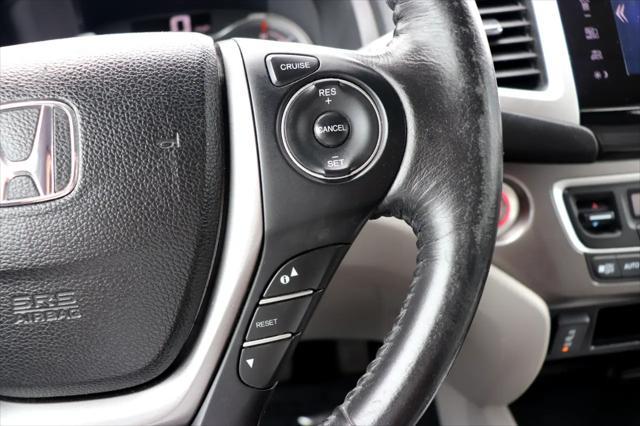 Photo of 2017 Blue Honda Pilot
