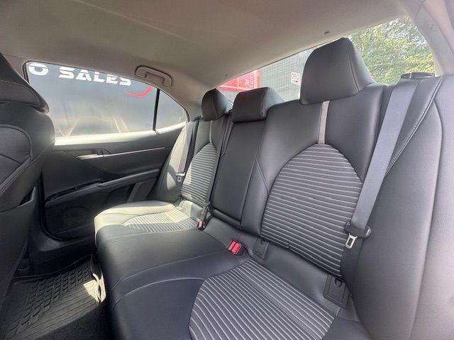 Photo of 2018 Super White Toyota Camry