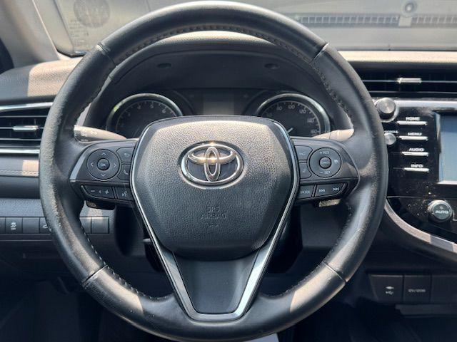 Photo of 2018 Super White Toyota Camry