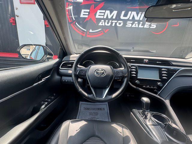 Photo of 2018 Super White Toyota Camry