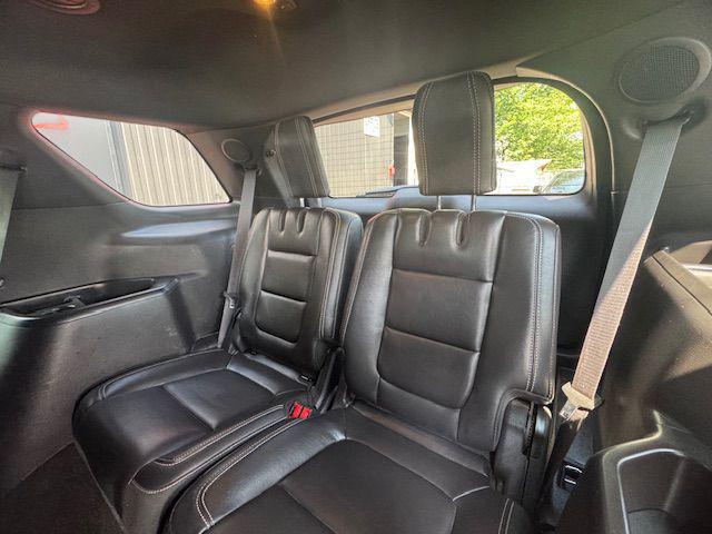 Photo of 2015 Magnetic Metallic Ford Explorer