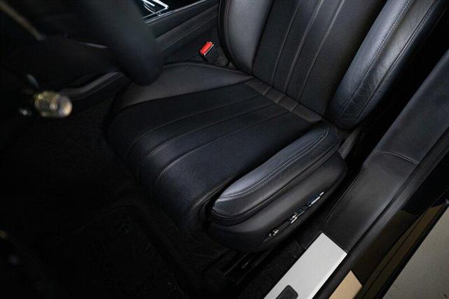 Photo of 2021 black Bentley Flying Spur