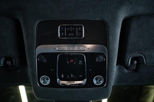 Photo of 2021 black Bentley Flying Spur