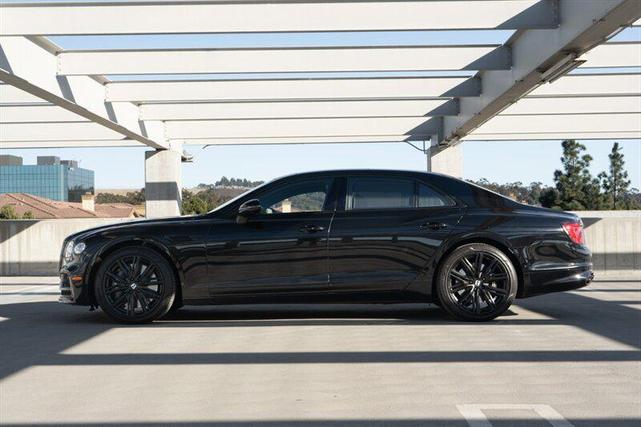 Photo of 2021 black Bentley Flying Spur