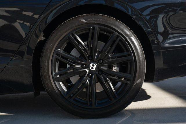 Photo of 2021 black Bentley Flying Spur