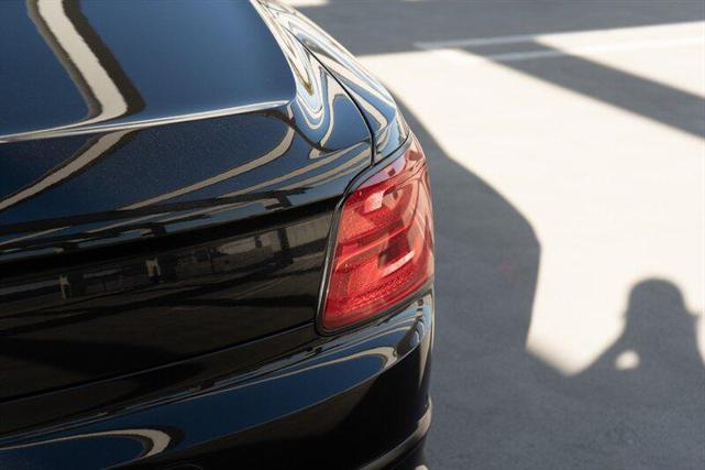 Photo of 2021 black Bentley Flying Spur