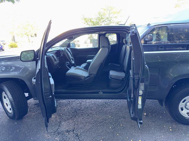 Photo of 2016 Cyber Gray Metallic Chevrolet Colorado