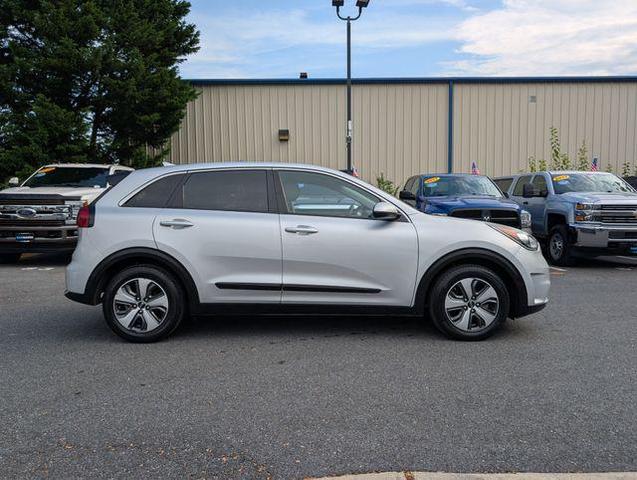 Photo of 2019 Silky Silver Kia Niro