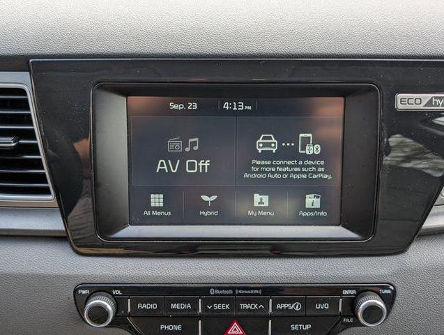Photo of 2019 Silky Silver Kia Niro