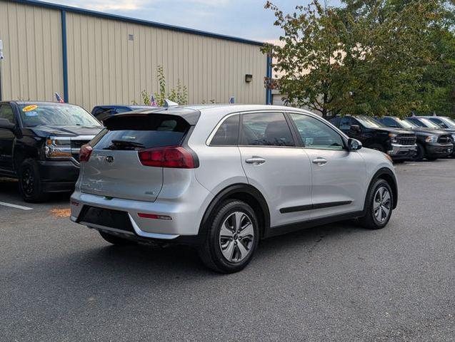 Photo of 2019 Silky Silver Kia Niro