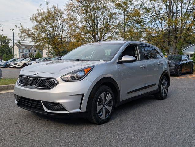 Photo of 2019 Silky Silver Kia Niro