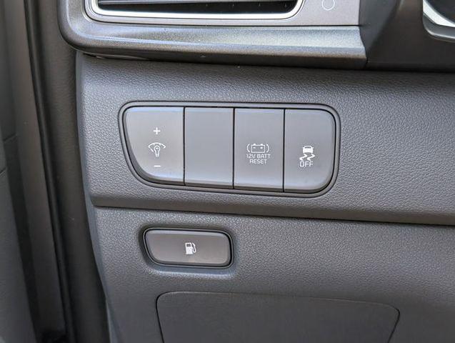 Photo of 2019 Silky Silver Kia Niro