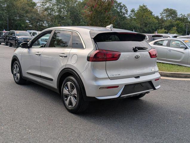 Photo of 2019 Silky Silver Kia Niro