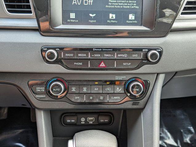 Photo of 2019 Silky Silver Kia Niro