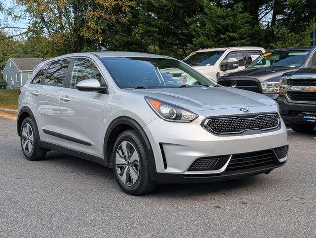 Photo of 2019 Silky Silver Kia Niro
