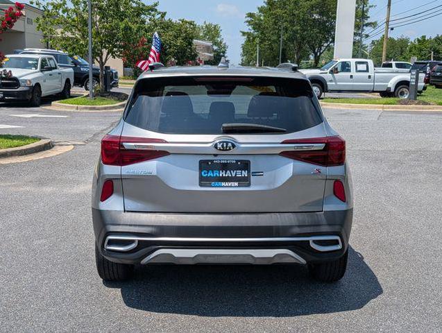 Photo of 2021 Steel Gray Kia Seltos