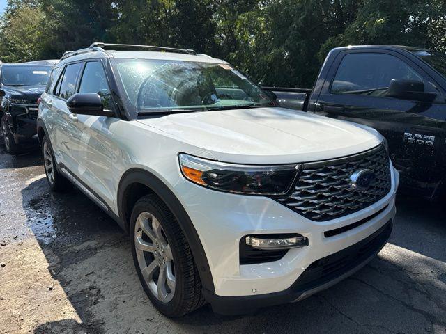 Photo of 2020 Star White Metallic Tri-Coat Ford Explorer