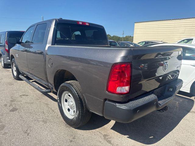 Photo of 2018 Granite Crystal Metallic Clearcoat RAM 1500