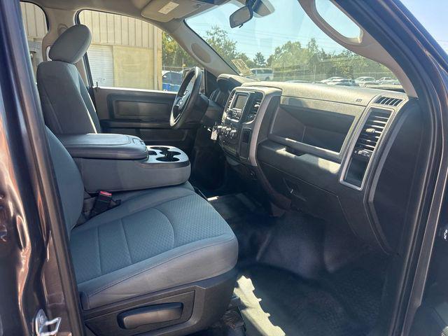 Photo of 2018 Granite Crystal Metallic Clearcoat RAM 1500