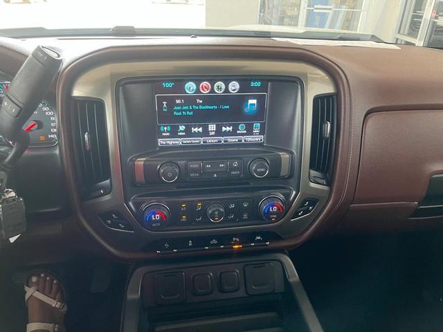 Photo of 2017 Iridescent Pearl Tricoat Chevrolet Silverado 1500