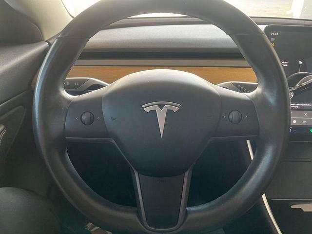 Photo of 2019 Black Tesla Model 3