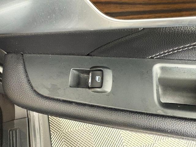 Photo of 2019 Magnetic Ford Explorer