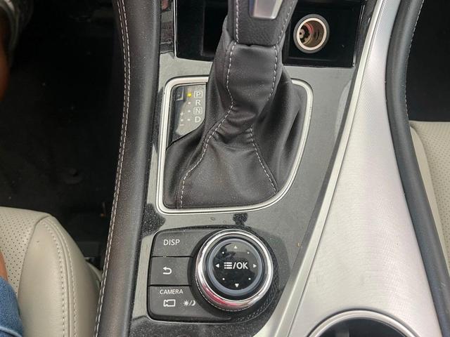 Photo of 2022 Majestic White INFINITI Q50