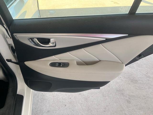 Photo of 2022 Majestic White INFINITI Q50