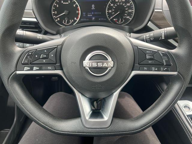 Photo of 2023 Pearl White Tri-Coat Nissan Altima